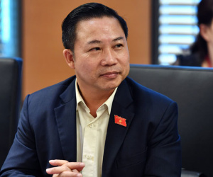 'Tham nhũng vặt là bà đỡ cho tham nhũng tiền tỷ'