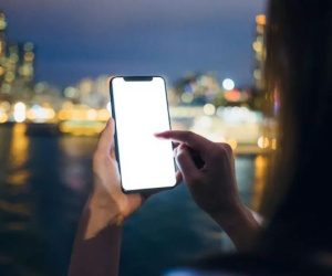 Apple cấm nhà phát triển lấy thông tin từ danh bạ người dùng