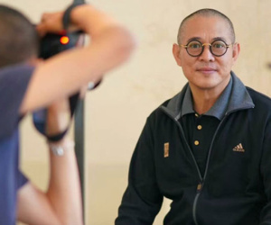 Lý Liên Kiệt vật tay đồng nghiệp: 'Nhìn tôi đã thành 70 tuổi chưa?'