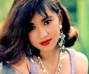 Người đẹp Sài Gòn bốc lửa nhất năm 90: 'Không mặc sexy thì chẳng biết Y Phụng là ai'