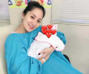 Khánh Thi tươi cười rạng rỡ, hạnh phúc hé lộ hình ảnh con gái chào đời trước 6 tuần tuổi