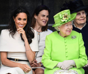 Meghan Markle mặc ấn tượng khi dự sự kiện đầu tiên cùng Nữ hoàng Anh