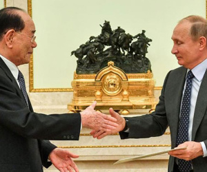 Putin mời Kim Jong-un thăm Nga vào tháng 9