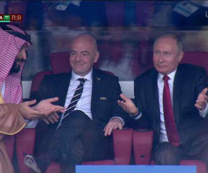Tổng thống Putin biểu cảm hài hước trong trận thắng 5 sao của Nga