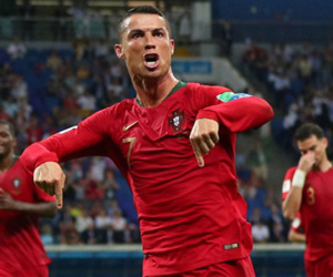 Cristiano Ronaldo kiếm tiền như thế nào để có khối tài sản gần nửa tỷ USD