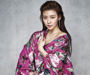 Ha Ji Won: 'Kẻ phá đám' mối tình Hyun Bin - Song Hye Kyo và cuộc sống một mình lẻ bóng ở tuổi 40