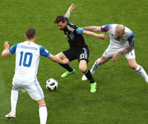 HLV Argentina: 'Messi im tiếng vì bị đối thủ tập trung vây ráp'
