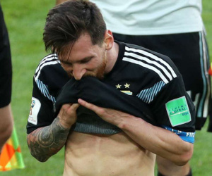HLV Mourinho lý giải việc Messi 'tắt ngóm' trước Iceland