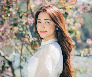 Hòa Minzy - nghệ sĩ hiếm hoi yêu cuồng nhiệt, không giấu giếm của showbiz Việt