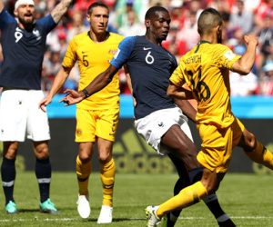 NÓNG: Pogba bị FIFA tước bàn thắng ở trận Pháp 2-1 Úc