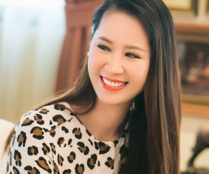 Dương Thùy Linh tham dự Mrs Worldwide 2018