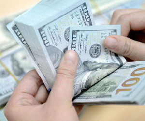 Giá USD trong nước vọt tăng
