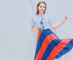 10 cách diện họa tiết kẻ sọc trẻ trung như sao Việt