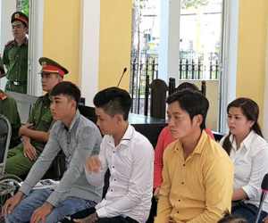 7 người trong một gia đình bị cáo buộc chống lại cảnh sát
