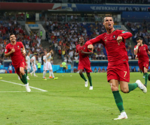 Bồ Đào Nha gặp Morocco và ‘cơn điên’ của Ronaldo