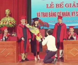 Lãnh đạo trường Đại học Vinh lên tiếng sau vụ Phó bí thư đoàn cầu hôn sinh viên trong lễ tốt nghiệp