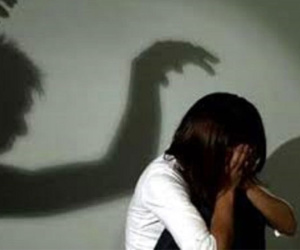 Lén vào nhà hiếp dâm bé gái 11 tuổi đang ngủ một mình