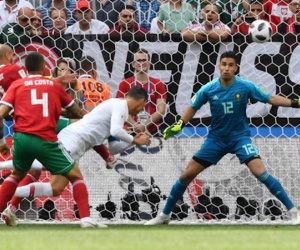 Ronaldo lập công, Bồ Đào Nha tiễn Morocco về nước