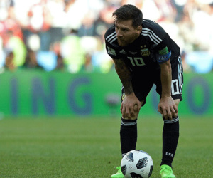 Mẹ Messi: 'Con trai tôi khóc nhiều lần sau khi chơi cho Argentina'