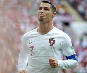 'Ronaldo đang ở một đẳng cấp khác, trên tầm Messi rồi'