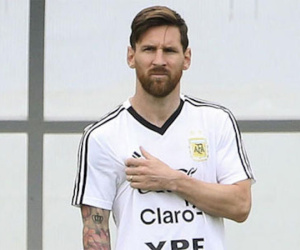 Sampaoli: 'Argentina đang đối xử bất công với Messi'