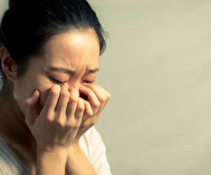 Việc ở nhà nuôi con, phụ thuộc kinh tế vào chồng đã lặng lẽ hủy hoại lòng tự trọng của tôi lúc nào không hay
