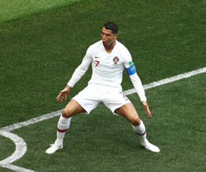 'Xé lưới' Morocco, Ronaldo thiết lập 2 kỷ lục mới