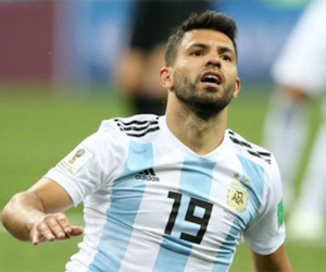 Aguero nổi cáu khi được hỏi về HLV Jorge Sampaoli