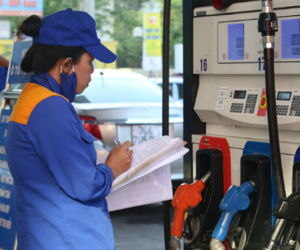 Giá xăng giảm từ 15h
