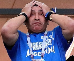 Maradona bật khóc sau khi chứng kiến Argentina bị Croatia hạ nhục