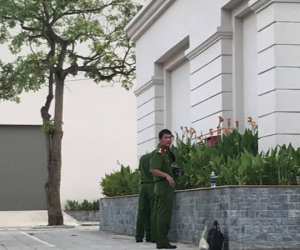 Nữ sinh Đại học Vinh rơi từ tầng 5 ký túc xá xuống đất