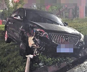 Cổ động viên Trung Quốc đau tim, say xỉn, đâm xe khi 'cháy' cùng World Cup
