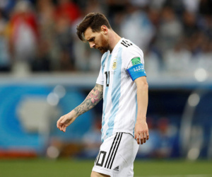 Cựu sao Barca từng chịu ơn Maradona nặng lời chê bai Messi và đồng đội