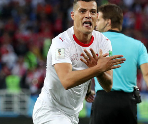 Đằng sau pha ăn mừng 'cánh chim' của Xhaka và Shaqiri là câu chuyện đầy đau xót