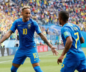 Loại Neymar hay Coutinho, quyết định cân não của Tite?