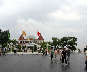 Người quản lý casino phải có bằng đại học trở lên