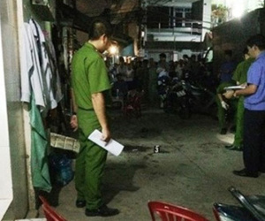 Người đàn ông bị chém chết trước dãy phòng trọ ở Sài Gòn