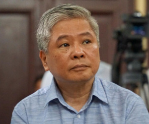 Nguyên Phó thống đốc NHNN Đặng Thanh Bình bình thản hầu tòa