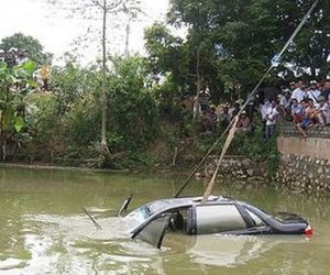 Tài xế gọi điện cầu cứu trước khi tử vong trong ô tô dưới ao là cán bộ Sở Giao thông Hải Phòng