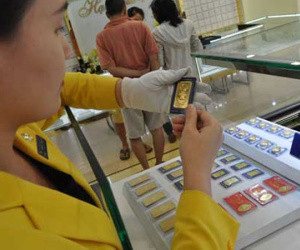 Vàng và USD cùng lặng sóng