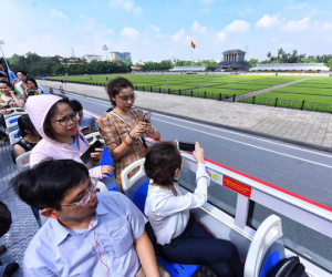 Hà Nội sẽ vận hành xe buýt mui trần 2 tầng vào ban đêm?