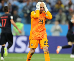 Muốn thắng, Argentina phải 'trảm' Caballero và hỗ trợ tích cực Messi