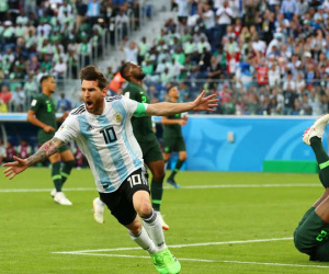 Argentina được trọng tài dẫn vào vòng 1/8: Vì FIFA cần Messi