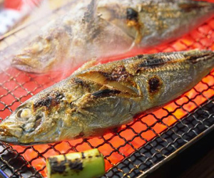Cả nhà đi ăn cá nướng, 1 tiếng sau 3 đứa trẻ nhập viện vì 'sát thủ' trong phòng kín