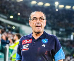Chelsea và Napoli đàm phán 'chuyển nhượng' HLV Sarri