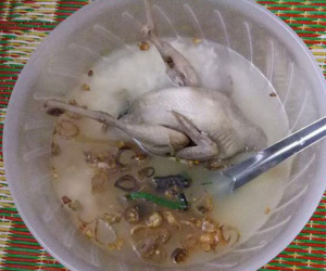 Vợ khoe chồng nấu cháo 'kinh dị để dưỡng thai': Chim nguyên con, hành nổi lềnh bềnh