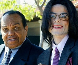 Cha Michael Jackson qua đời ngay sau ngày giỗ thứ 9 của con trai