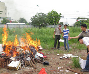 Hà Nội đốt 590 bánh heroin tang vật vụ án