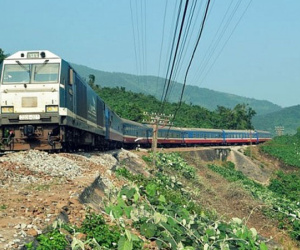 Tàu hoả phanh lố đà trên đỉnh đèo Hải Vân, đường sắt bị chậm chuyến gần 3 giờ