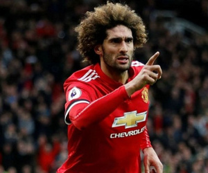 Man Utd gia hạn với Fellaini
